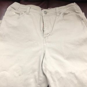 Gloria Vanderbilt Jeans - Gloria Vanderbilt sand colored jeans Gloria Vanderbilt Jeans - Gloria Vanderbilt sand colored jeans